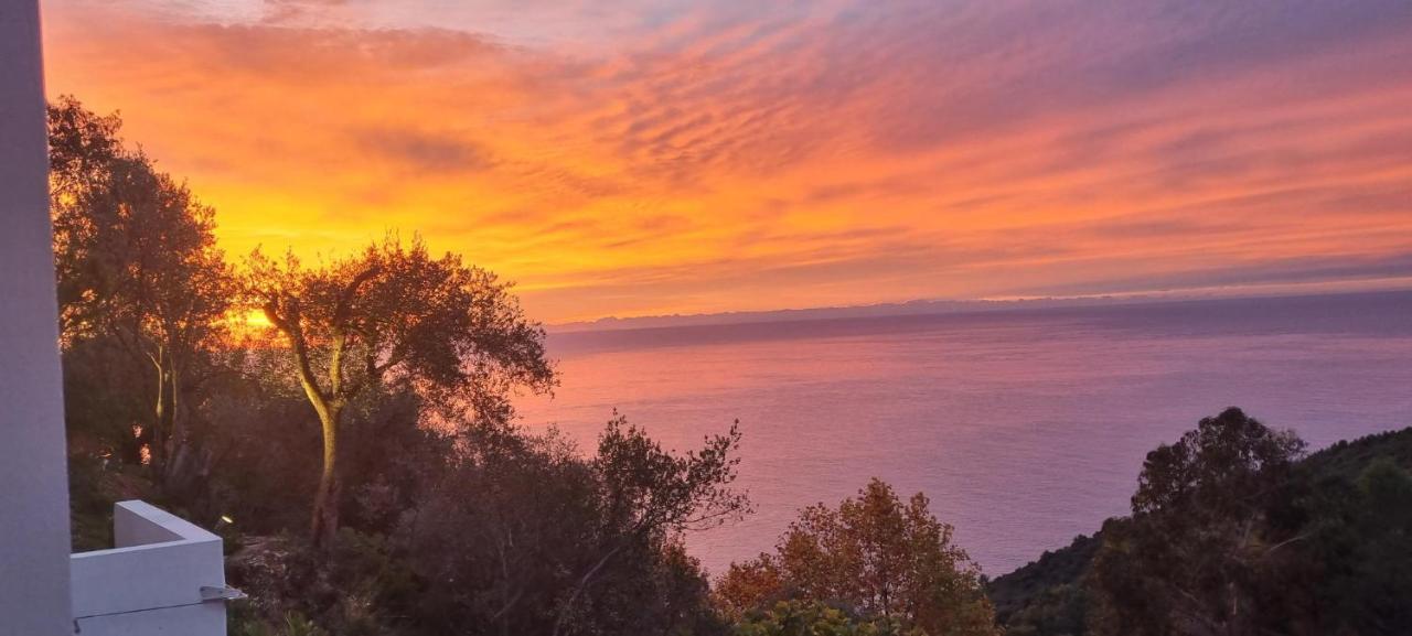 Appartement De Luxe Eze Village Vue Mer Avec Piscine ภายนอก รูปภาพ